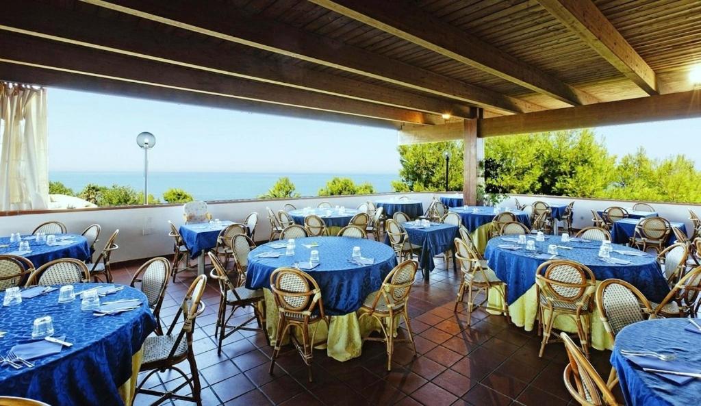 Hotel Villaggio Costa Ripa Rodi Garganico Eksteriør bilde
