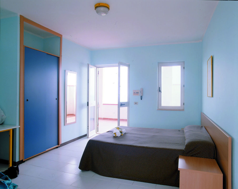 Hotel Villaggio Costa Ripa Rodi Garganico Eksteriør bilde