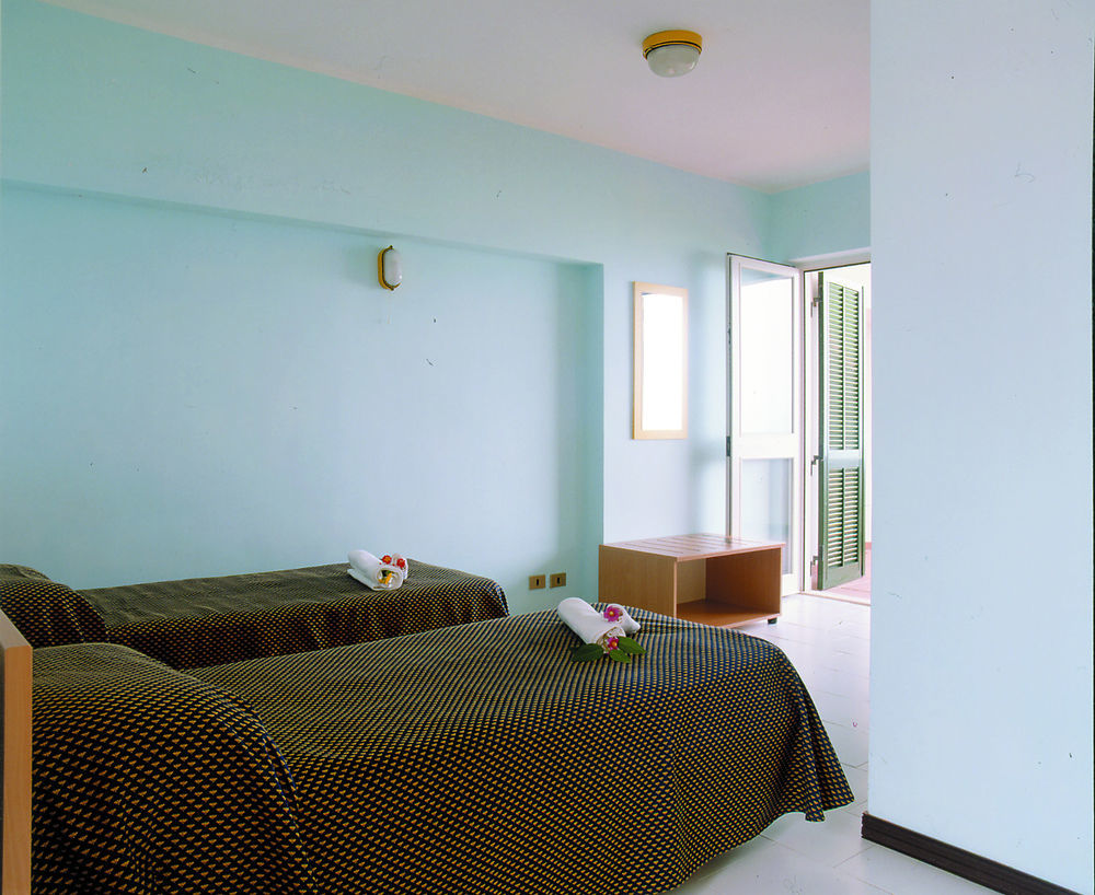 Hotel Villaggio Costa Ripa Rodi Garganico Eksteriør bilde